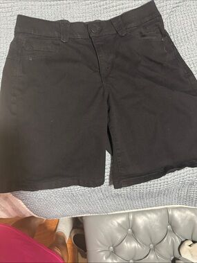 Democracy Black Flat Front women’s  Shorts